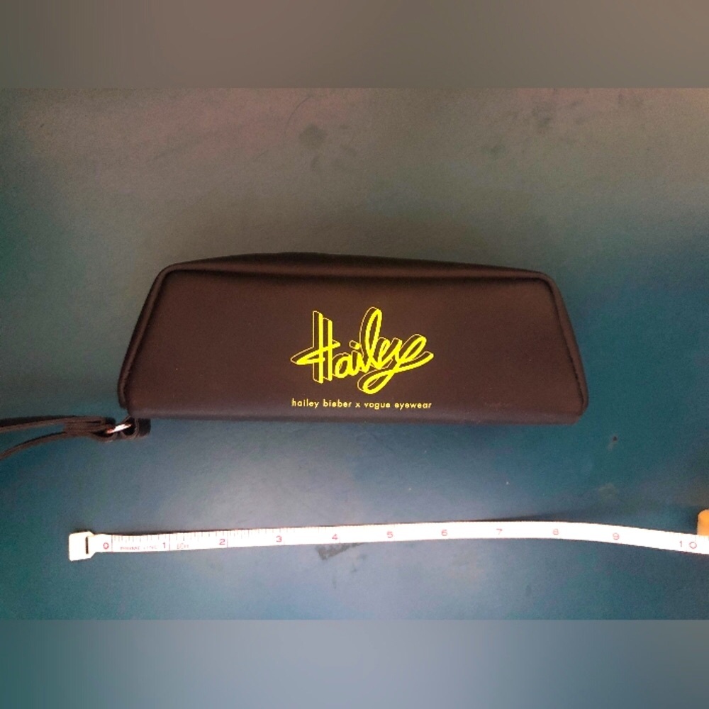 Hailey Bieber x Vogue Eyewear • Glasses CASE • Zippered• EYEWEAR NOT INCLUDED